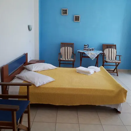 Iremia Rooms Adamantas (Milos)