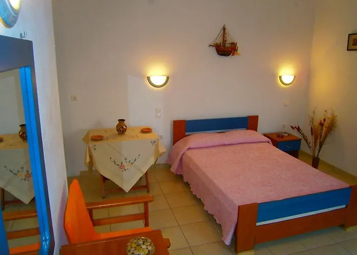 Iremia 3* Adamantas (Milos)