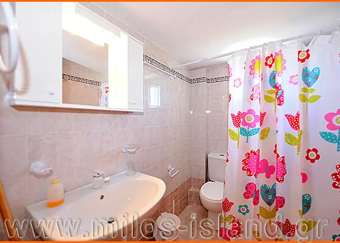 Iremia 3* Adamantas (Milos)