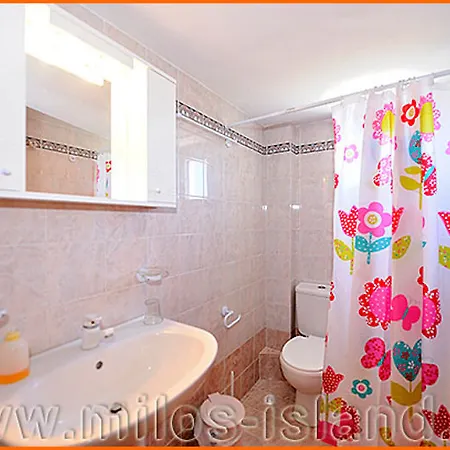 Iremia 3* Adamantas (Milos)