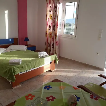 Iremia Adamantas (Milos)